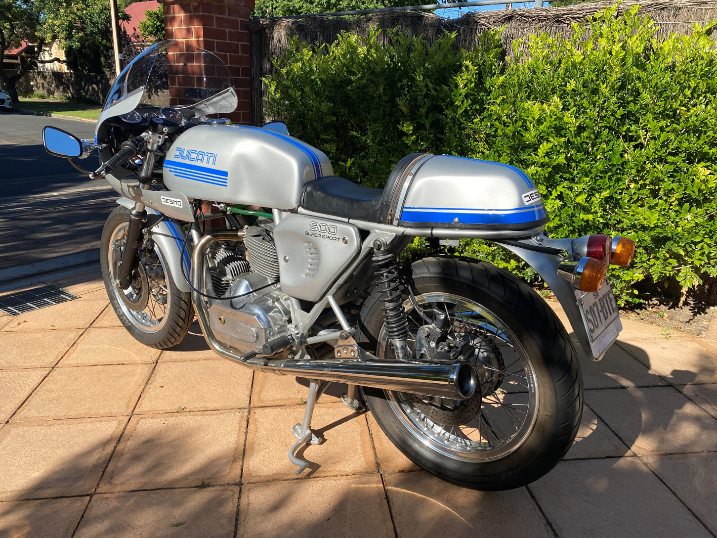900SS 07