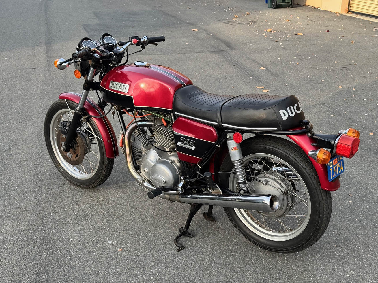 BH-75-750GT-Red-02