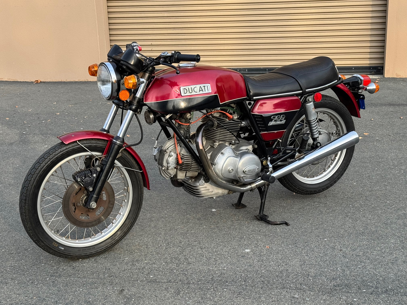 BH-75-750GT-Red-04