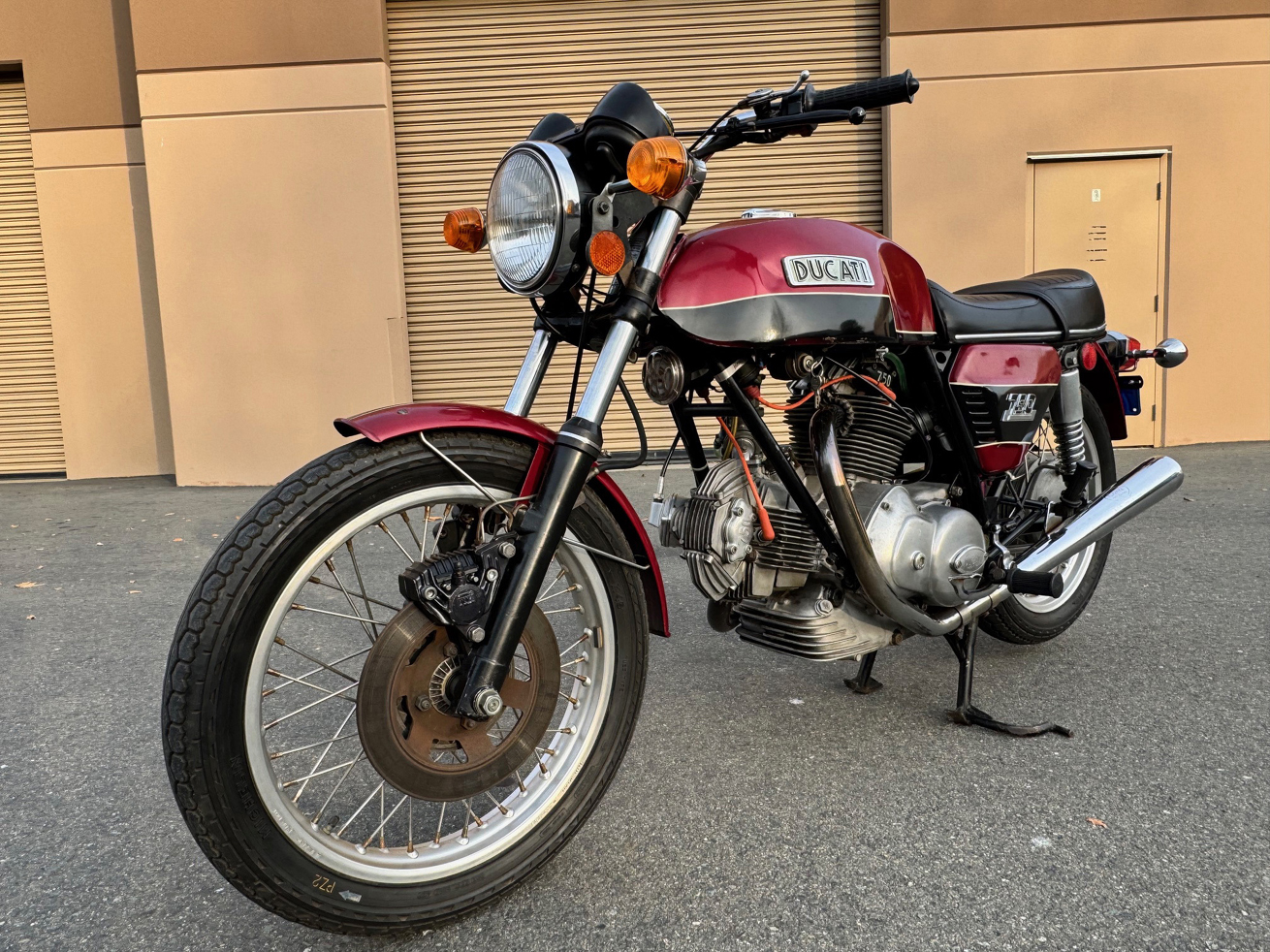 BH-75-750GT-Red-05