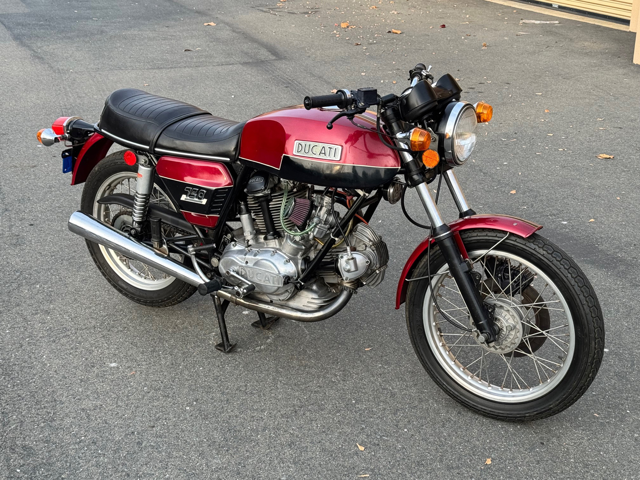 BH-75-750GT-Red-06