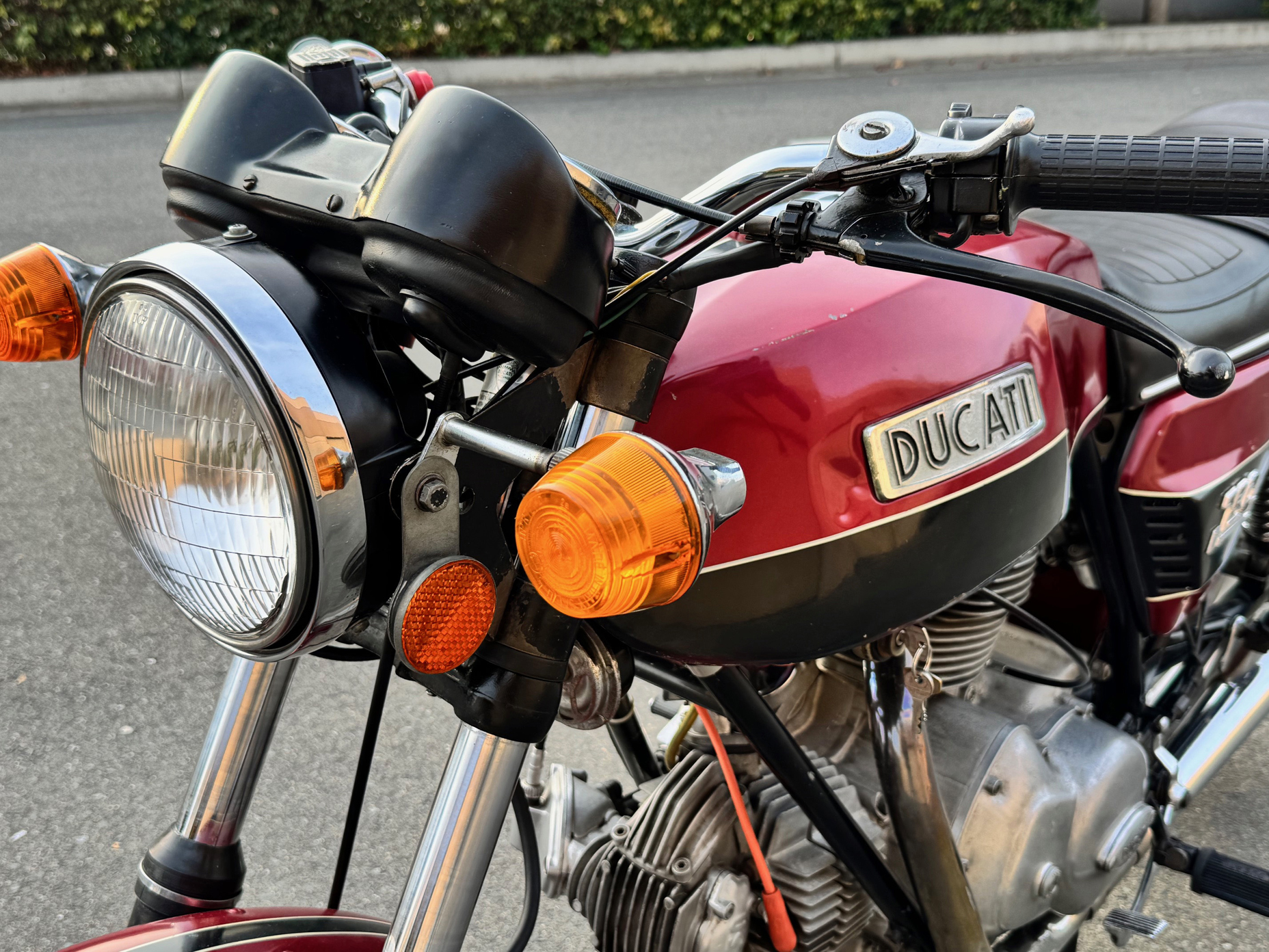 BH-75-750GT-Red-13