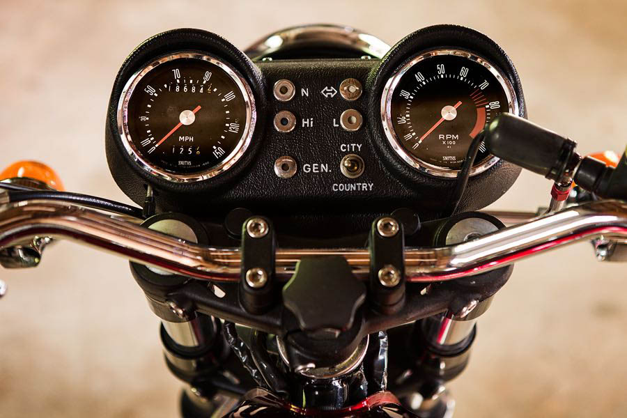 15_0517_Ducati_750_GT-2_007A